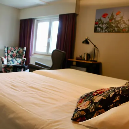 Restaurant De Roosterhoeve 4*