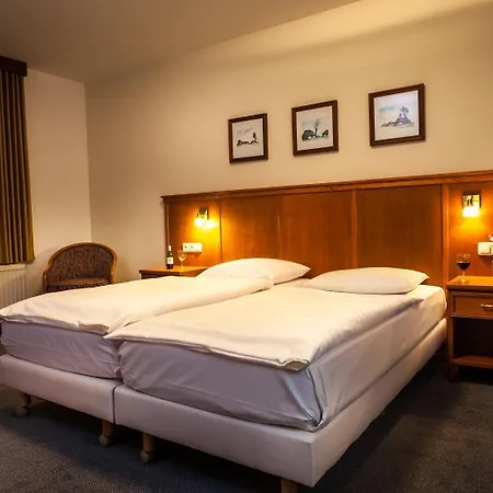 Hotel Restaurant De Roosterhoeve Roosteren