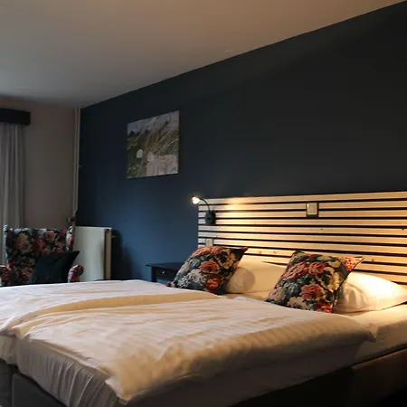 فندق Restaurant De Roosterhoeve 4*