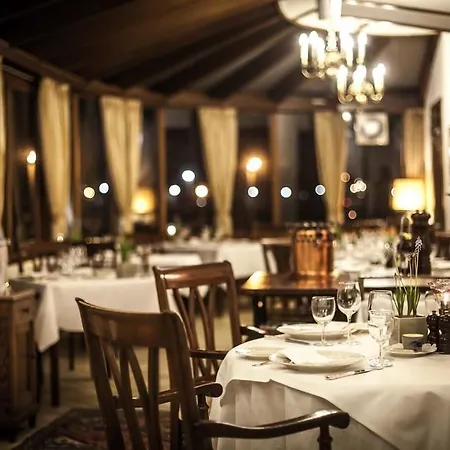 Restaurant De Roosterhoeve 4*