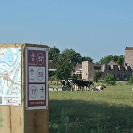 Restaurant De Roosterhoeve Hotell 4*