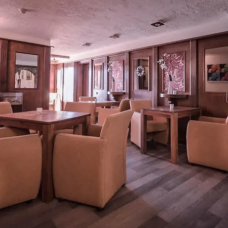 Restaurant De Roosterhoeve Roosteren