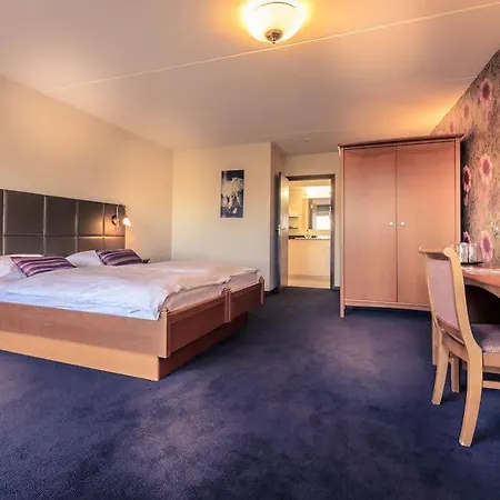 Restaurant De Roosterhoeve Hotel Roosteren