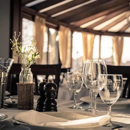 Restaurant De Roosterhoeve Hotell 4*