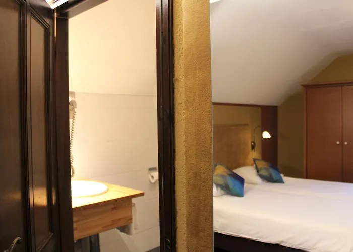 Restaurant De Roosterhoeve 4* Ростерен