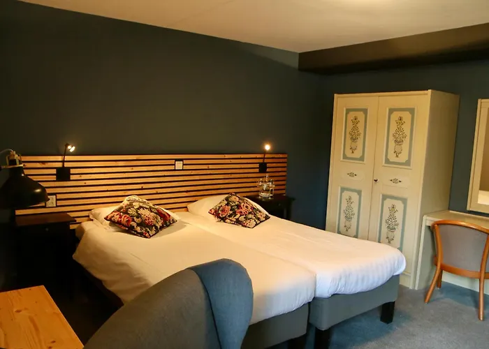 Restaurant De Roosterhoeve Hotel Roosteren