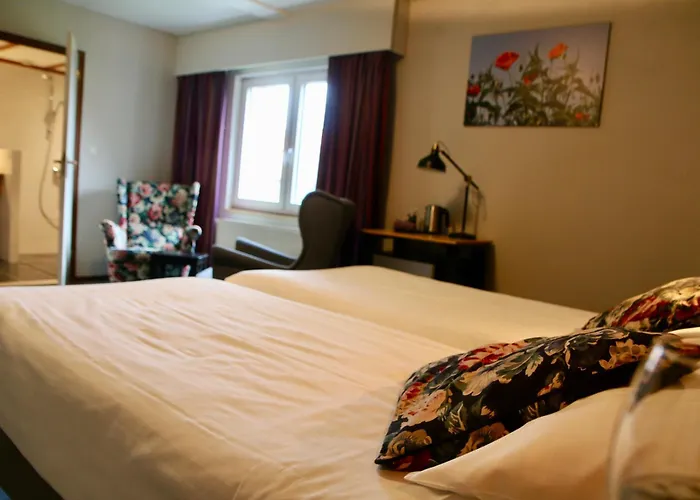 Restaurant De Roosterhoeve 4*