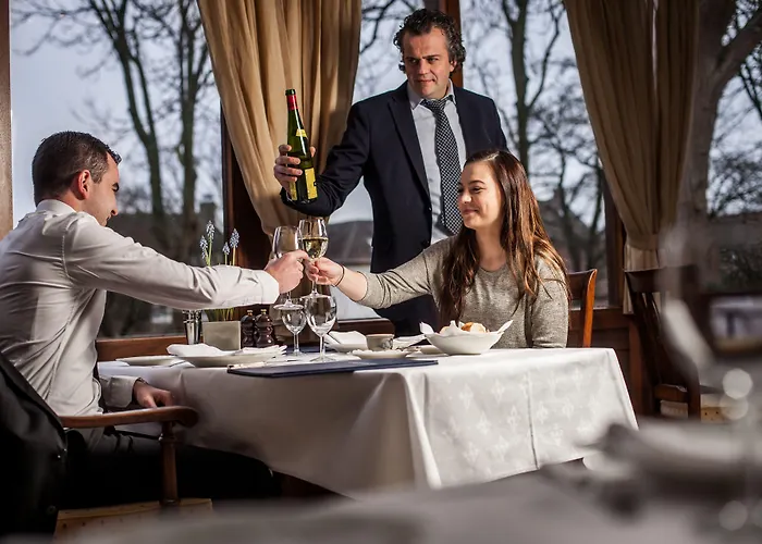 Restaurant De Roosterhoeve 4*