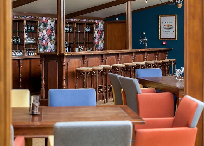 Restaurant De Roosterhoeve 4* Ростерен