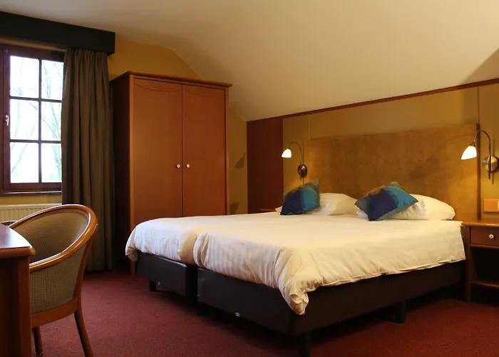 Restaurant De Roosterhoeve 4* Ростерен