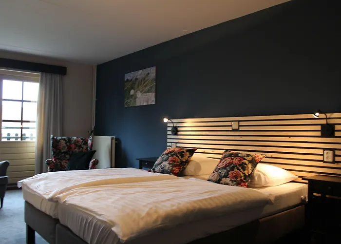 Отель Restaurant De Roosterhoeve 4*