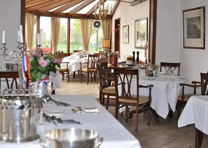 Restaurant De Roosterhoeve Отель Ростерен
