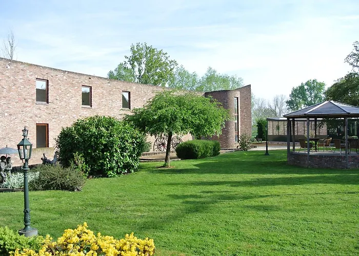 Restaurant De Roosterhoeve 4*