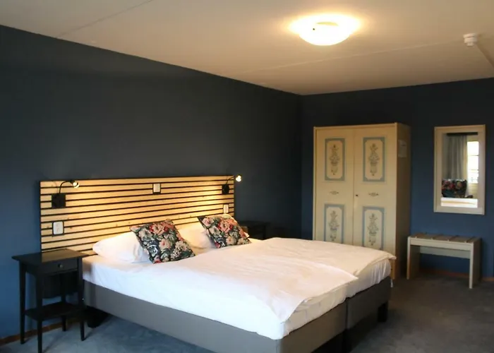 Restaurant De Roosterhoeve Hotel 4*