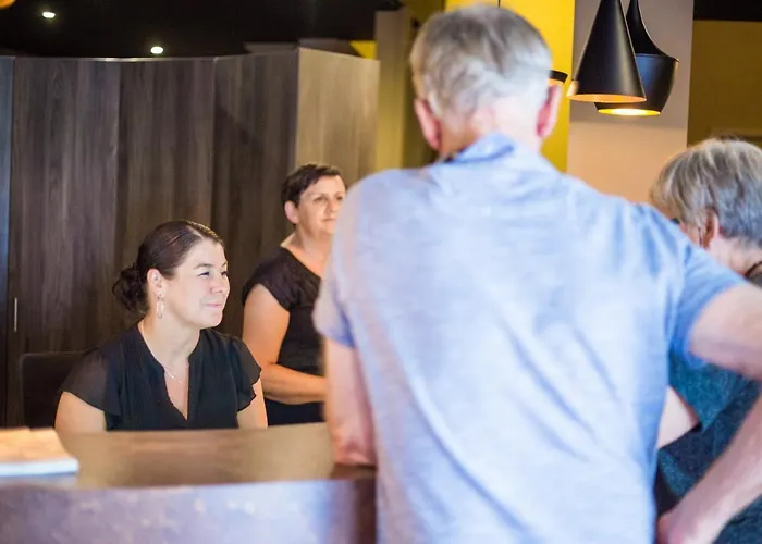 Отель Restaurant De Roosterhoeve 4*