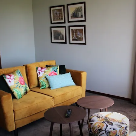 Restaurant De Roosterhoeve فندق 4*