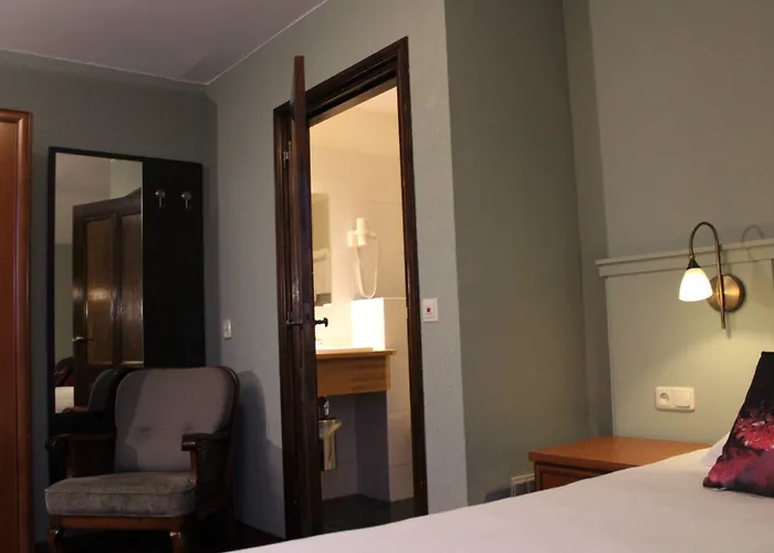 鲁斯特霍威餐厅酒店 鲁斯特伦