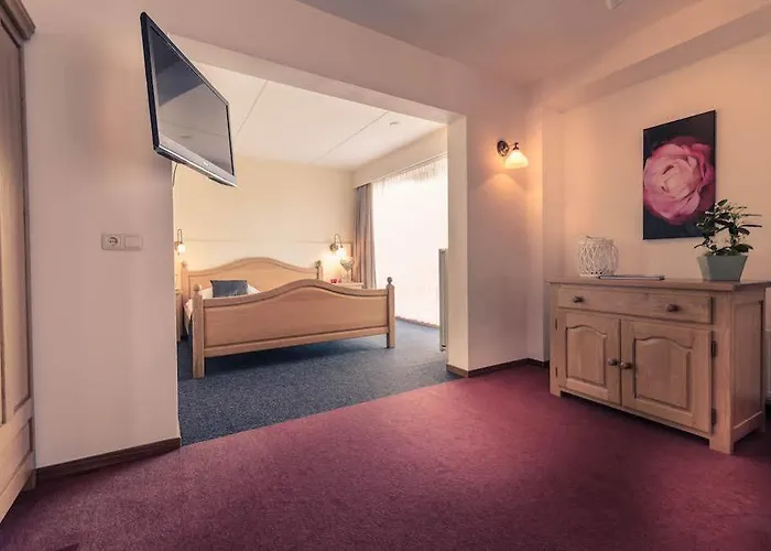 鲁斯特霍威餐厅酒店 酒店